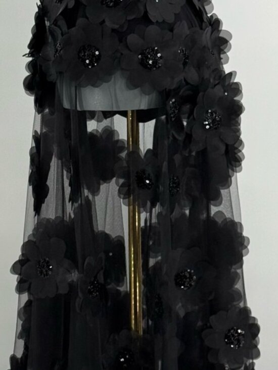 🆕 BRONX & BANCO 🧿 NWOT Rosalie Noir Floral-Appliqué Tulle Gown, Sz M US 6 - Picture 8 of 16